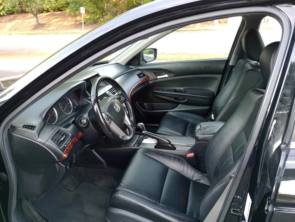 2011 Honda Accord 8th Gen - Image 9 of 20