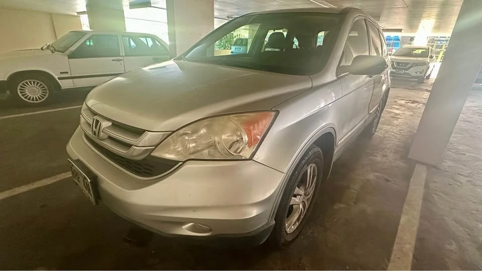 2011 Honda CR-V 3rd Gen - Image 2 of 9