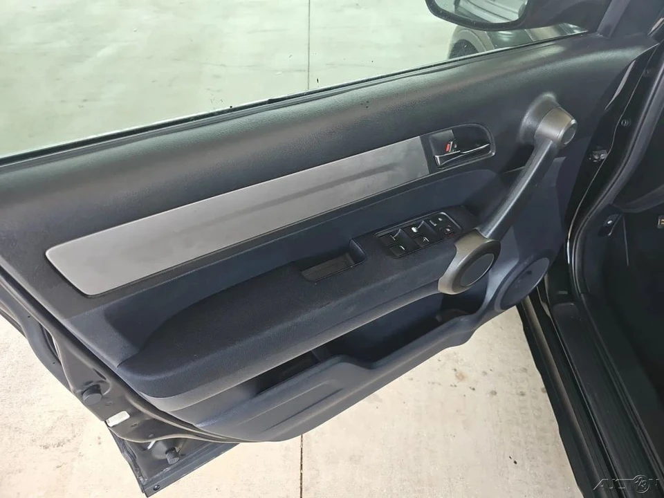 2011 Honda CR-V 3rd Gen - Image 13 of 21