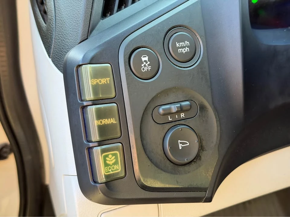 2011 Honda CR-Z - Image 14 of 17