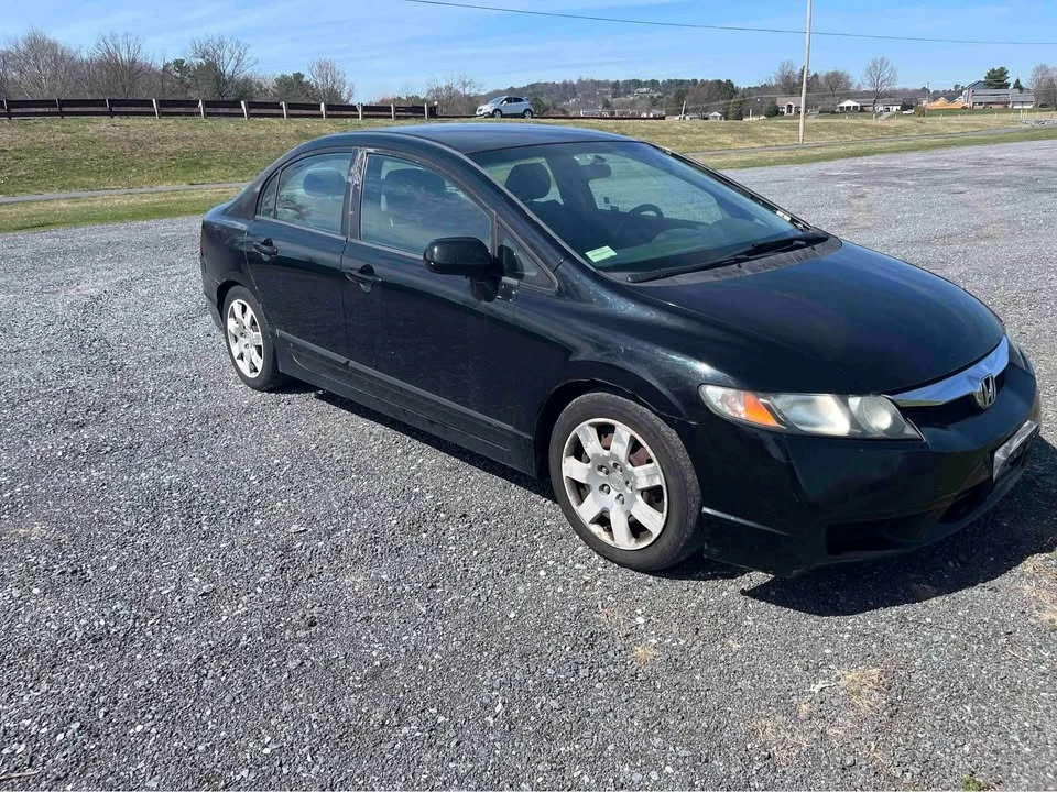 2011 Honda Civic 8th Gen - Image 2 of 10