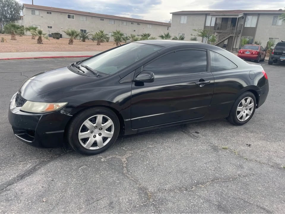 2011 Honda Civic 8th Gen - Image 2 of 6