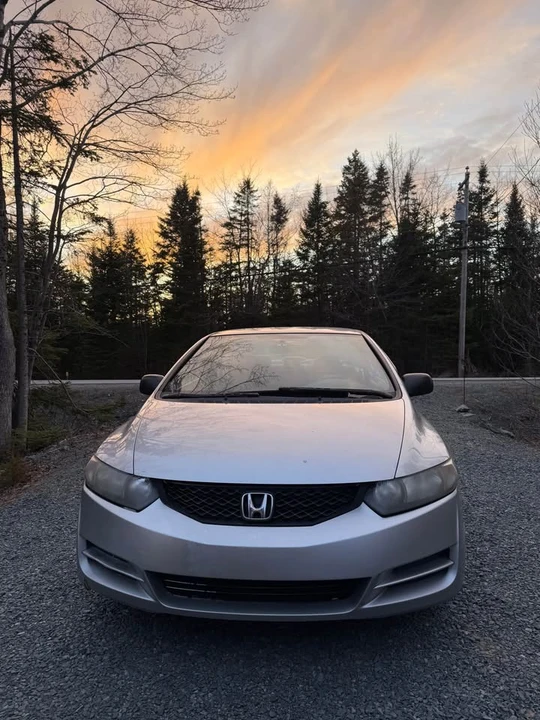 2011 Honda Civic 8th Gen - Image 2 of 8