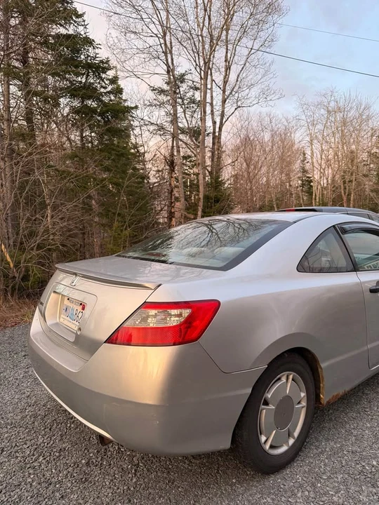 2011 Honda Civic 8th Gen - Image 4 of 8