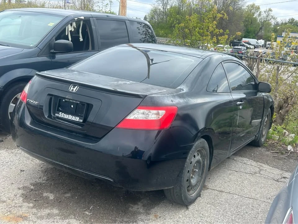 2011 Honda Civic 8th Gen - Image 2 of 7