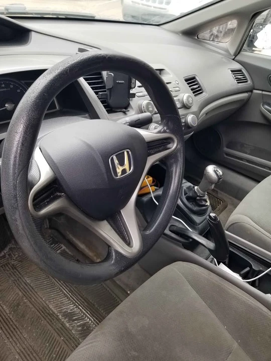 2011 Honda Civic 8th Gen - Image 3 of 7