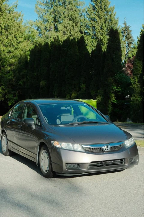 2011 Honda Civic 8th Gen - Image 2 of 10