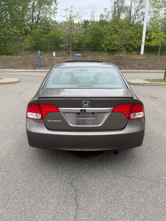 2011 Honda Civic 8th Gen - Image 5 of 15