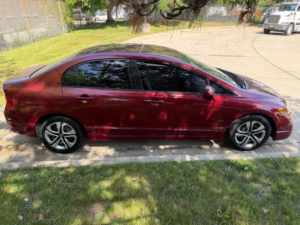 2011 Honda Civic 8th Gen - Image 8 of 14