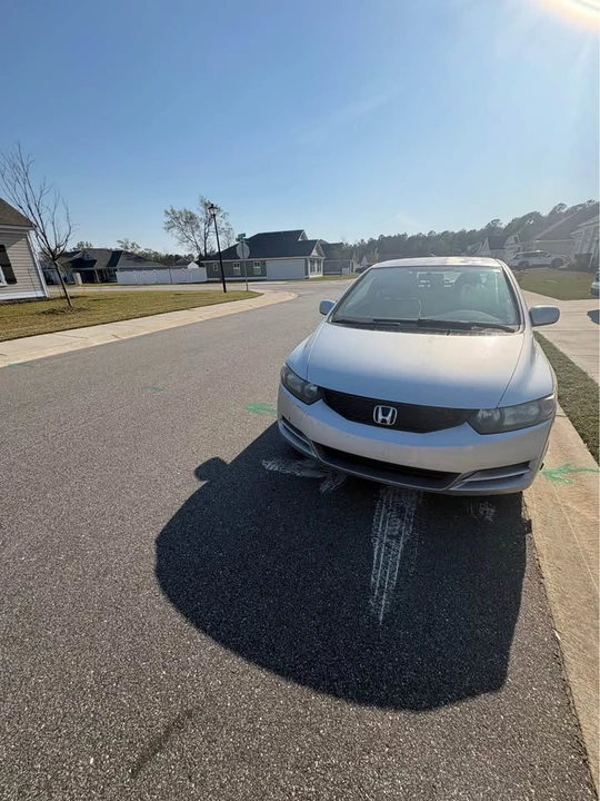 2011 Honda Civic 8th Gen - Image 2 of 8