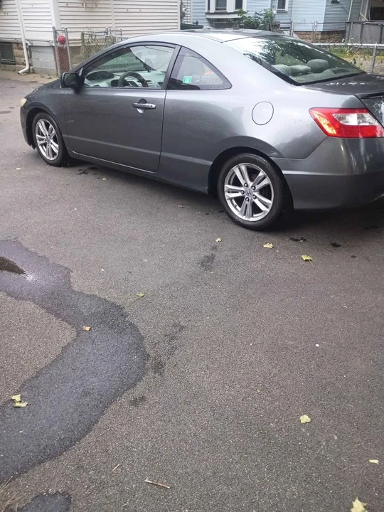 2011 Honda Civic 8th Gen - Image 2 of 3