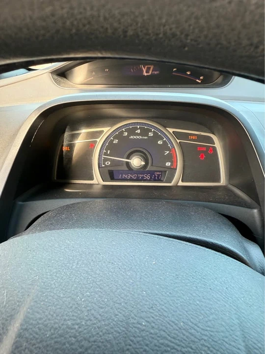 2011 Honda Civic 8th Gen - Image 2 of 12