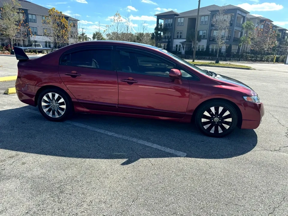 2011 Honda Civic 8th Gen - Image 5 of 16