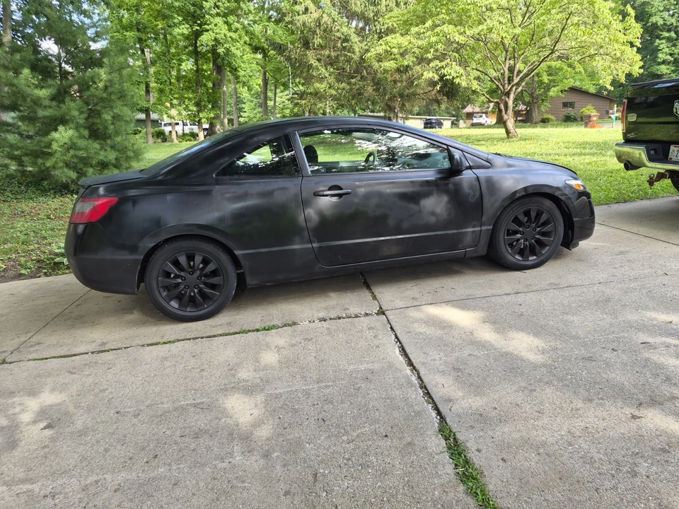 2011 Honda Civic 8th Gen - Image 2 of 10