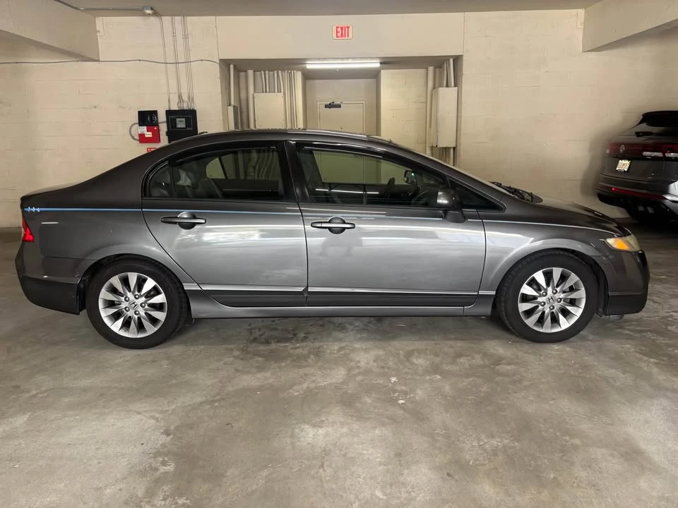 2011 Honda Civic 8th Gen - Image 2 of 10