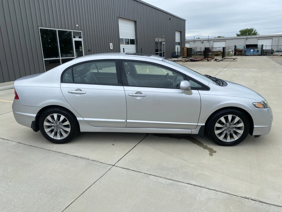 2011 Honda Civic 8th Gen - Image 4 of 31