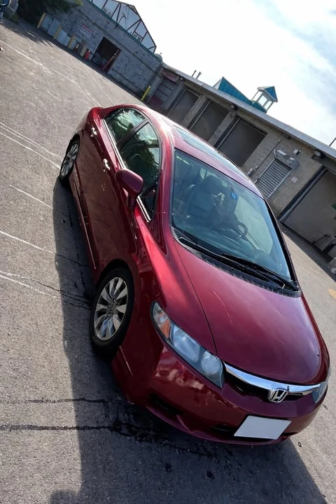 2011 Honda Civic 8th Gen - Image 2 of 10