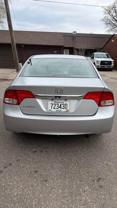 2011 Honda Civic 8th Gen - Image 5 of 17