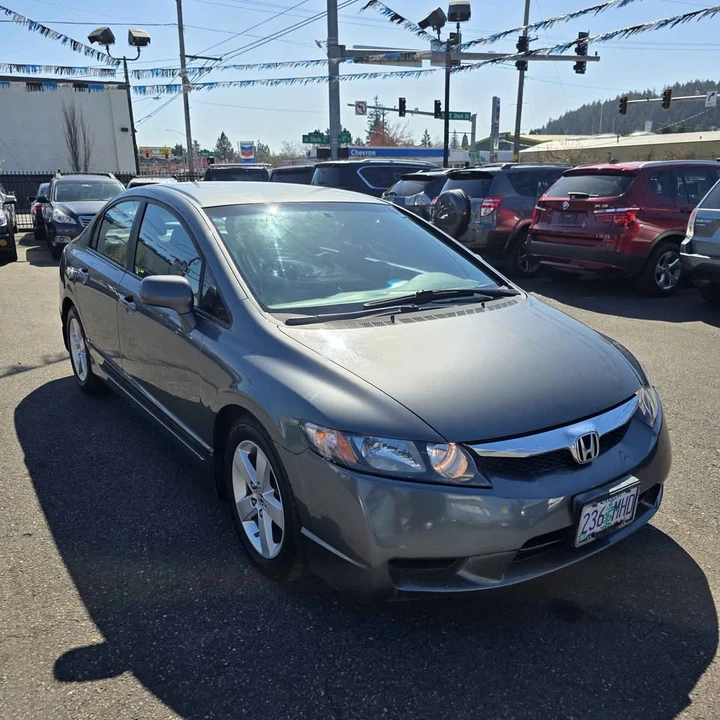 2011 Honda Civic 8th Gen - Image 2 of 15