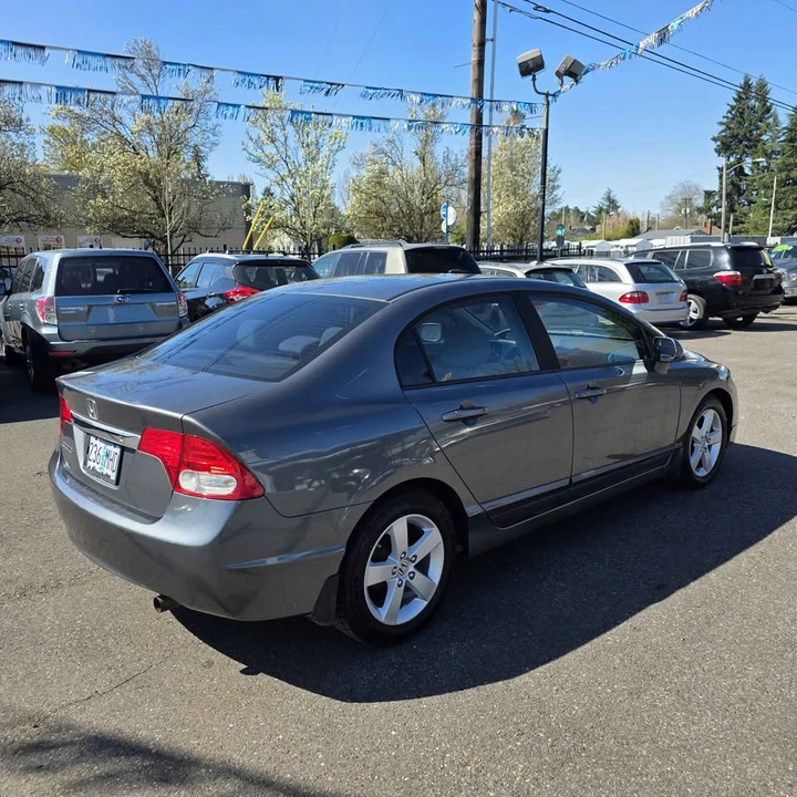 2011 Honda Civic 8th Gen - Image 5 of 15