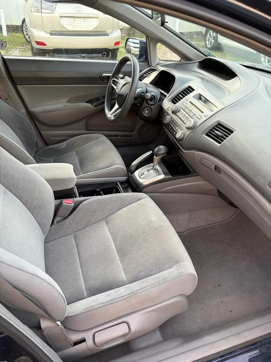 2011 Honda Civic - Image 13 of 14