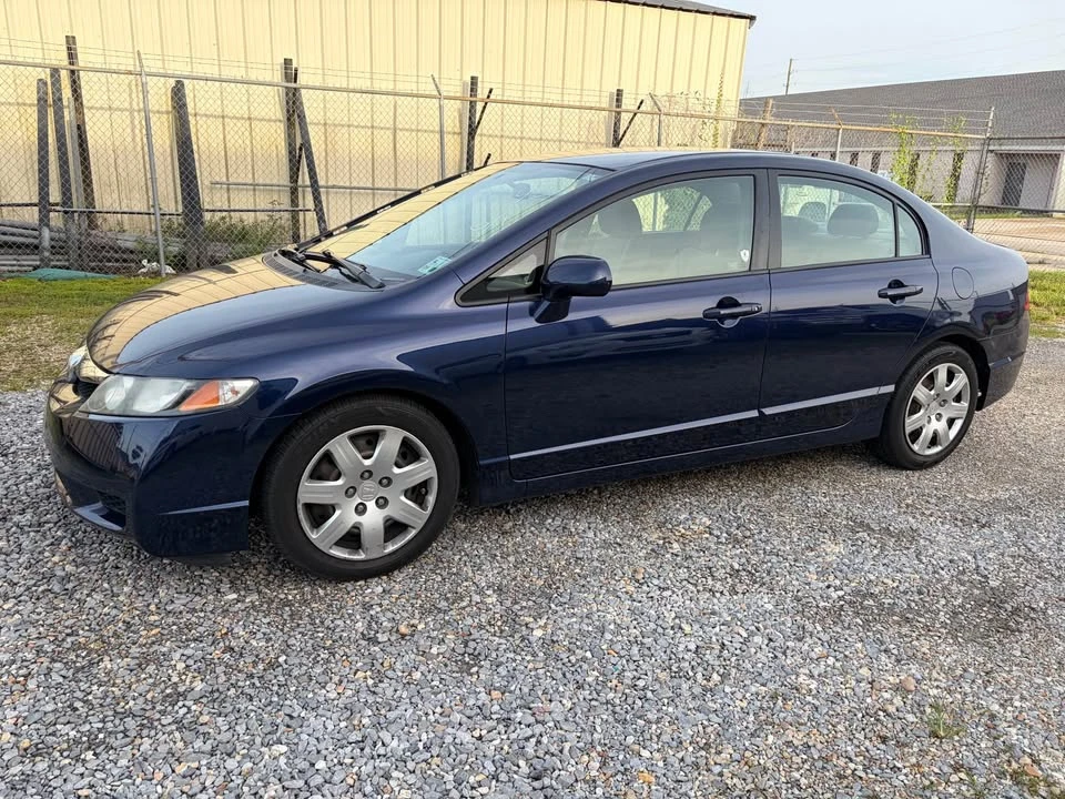 2011 Honda Civic - Image 2 of 14