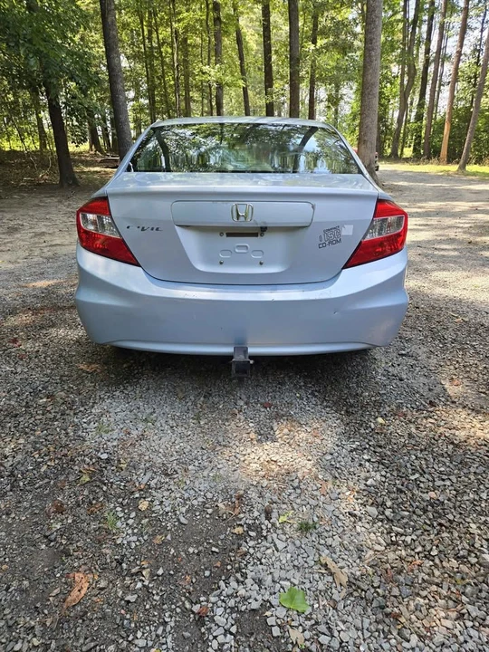 2011 Honda Civic 8th Gen - Image 4 of 11