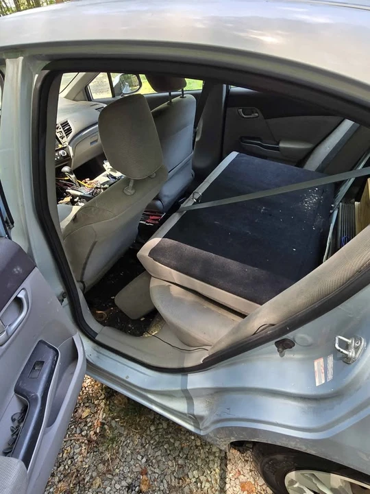 2011 Honda Civic 8th Gen - Image 8 of 11
