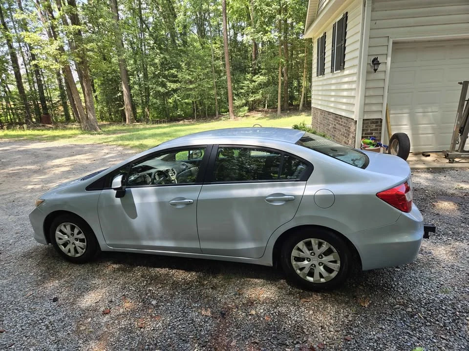 2011 Honda Civic 8th Gen - Image 3 of 11