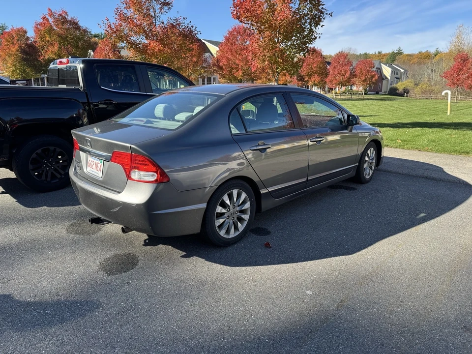 2011 Honda Civic 8th Gen - Image 2 of 17