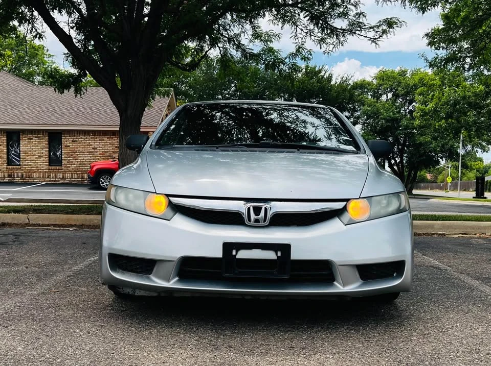 2011 Honda Civic 8th Gen - Image 3 of 9