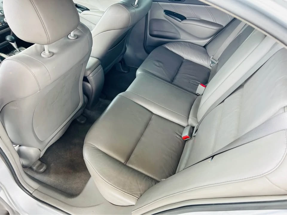 2011 Honda Civic 8th Gen - Image 8 of 9