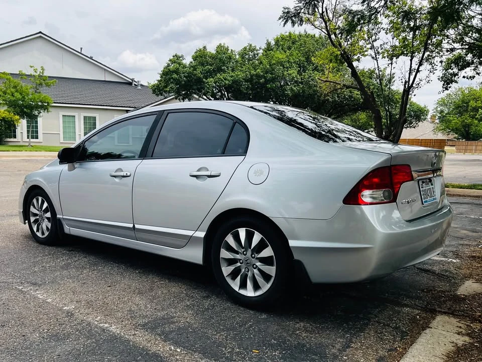 2011 Honda Civic 8th Gen - Image 6 of 9