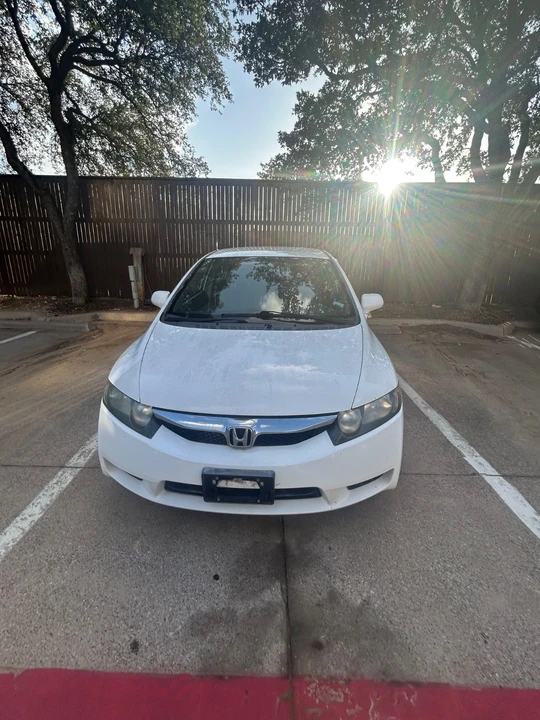 2011 Honda Civic 8th Gen - Image 3 of 8