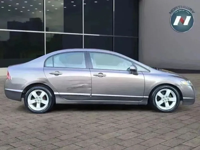 2011 Honda Civic 8th Gen - Image 6 of 12