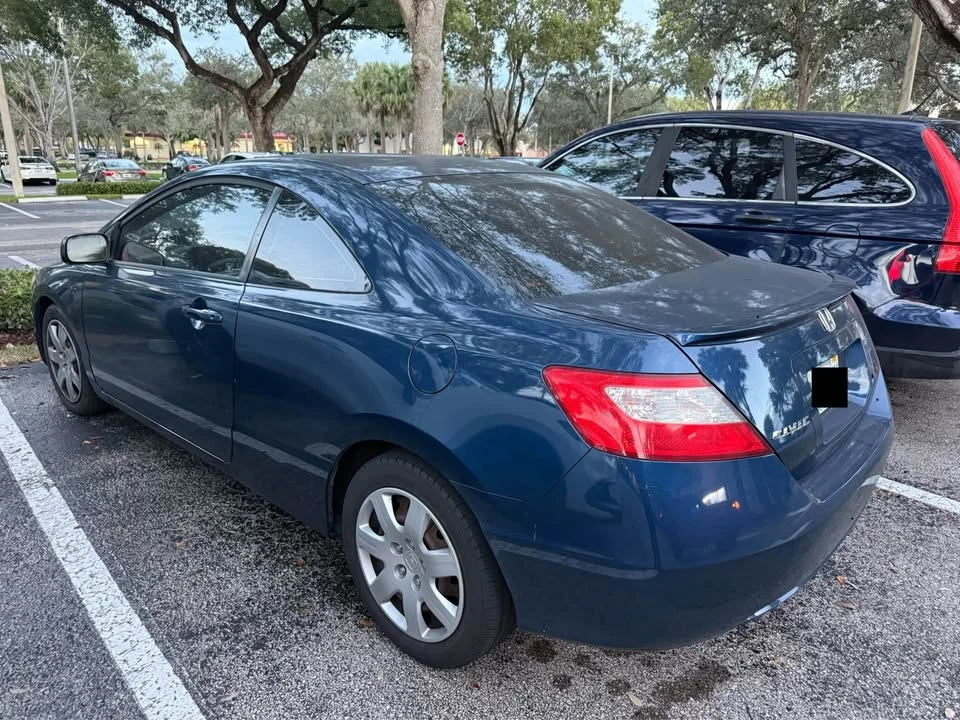 2011 Honda Civic 8th Gen - Image 3 of 8