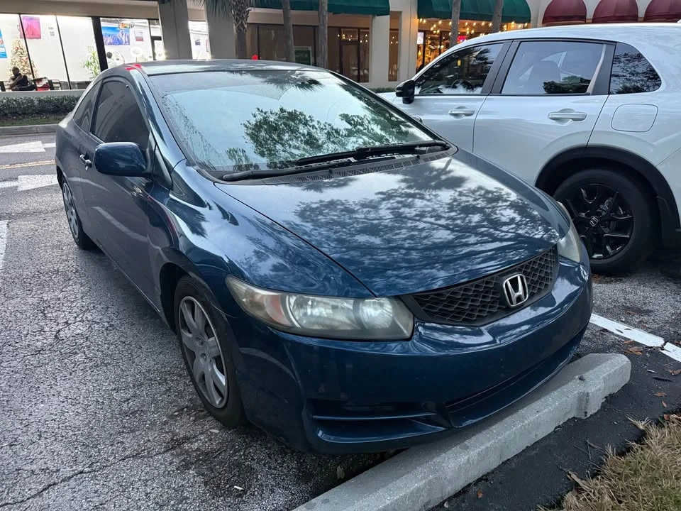 2011 Honda Civic 8th Gen - Image 2 of 8