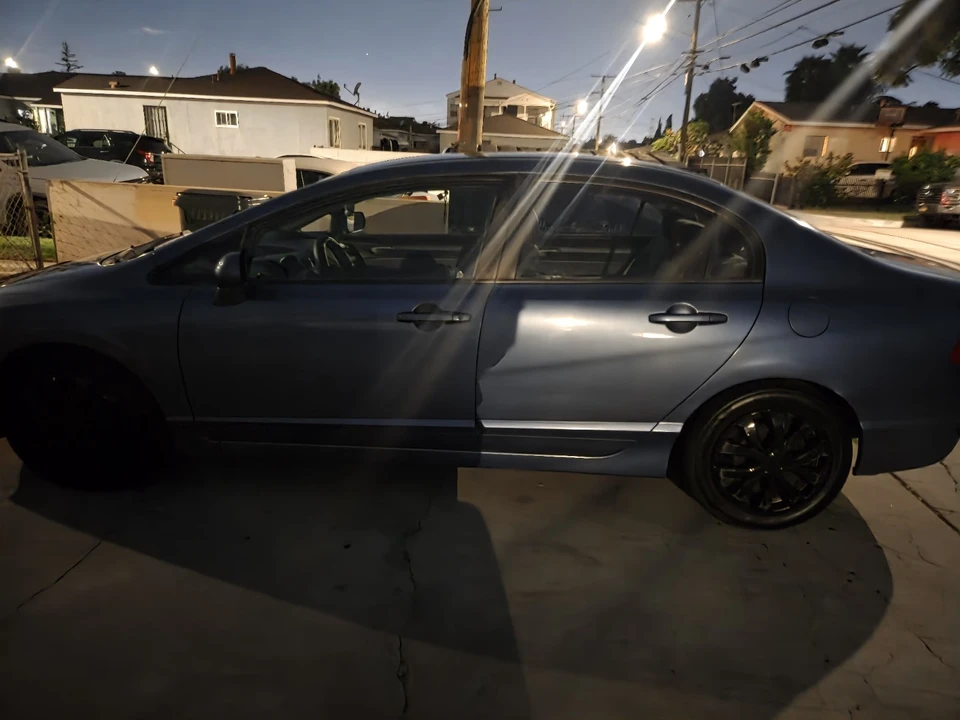 2011 Honda Civic 8th Gen - Image 2 of 2