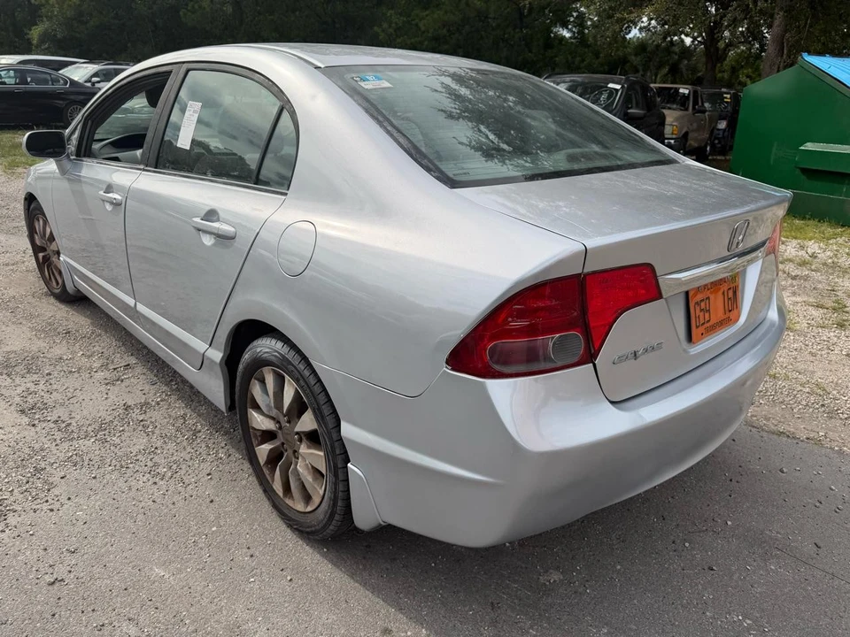 2011 Honda Civic 8th Gen - Image 2 of 7