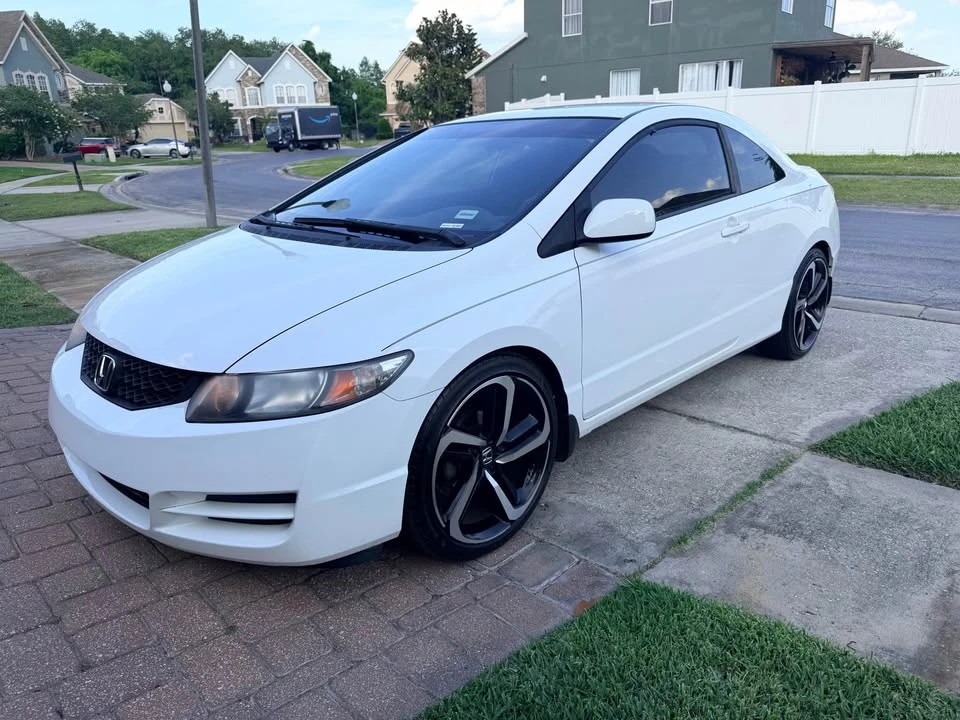 2011 Honda Civic 8th Gen - Image 3 of 10