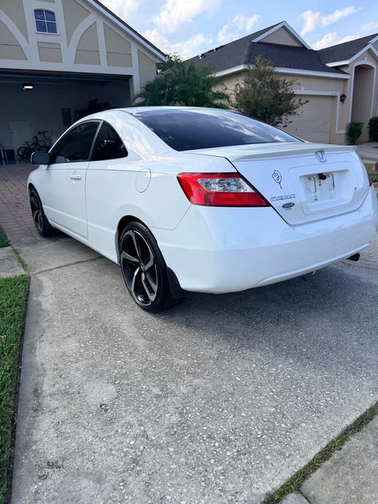 2011 Honda Civic 8th Gen - Image 8 of 10