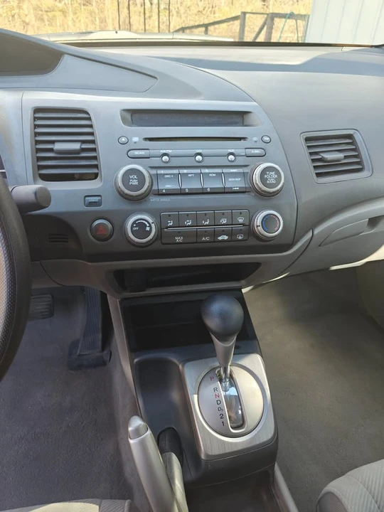 2011 Honda Civic 8th Gen - Image 9 of 12