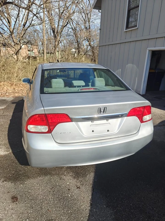 2011 Honda Civic 8th Gen - Image 4 of 12