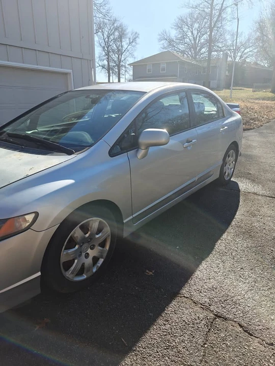 2011 Honda Civic 8th Gen - Image 3 of 12
