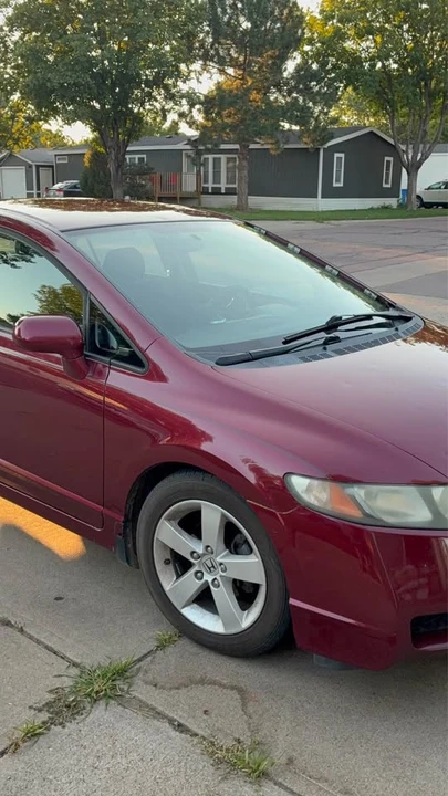 2011 Honda Civic 8th Gen - Image 2 of 8