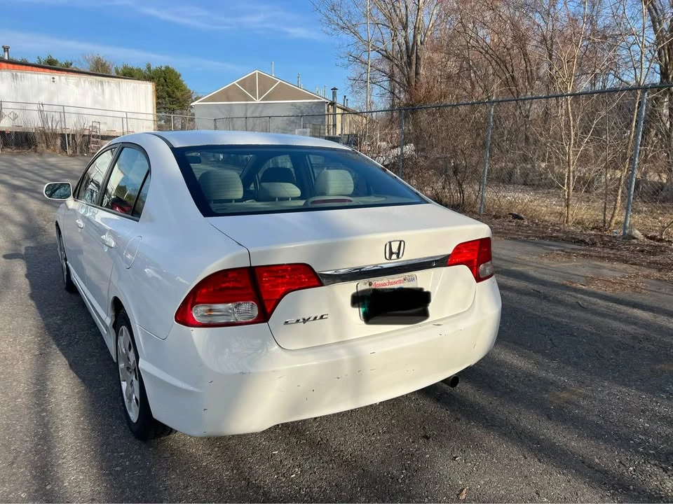2011 Honda Civic 8th Gen - Image 4 of 8