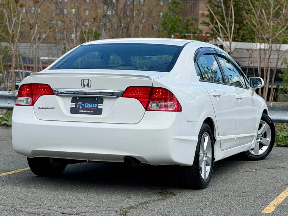 2011 Honda Civic 8th Gen - Image 5 of 17