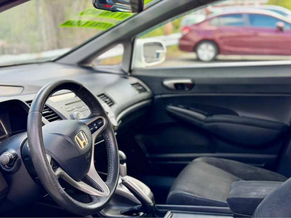 2011 Honda Civic 8th Gen - Image 9 of 17