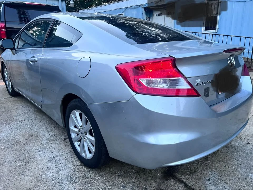 2011 Honda Civic 8th Gen - Image 4 of 12