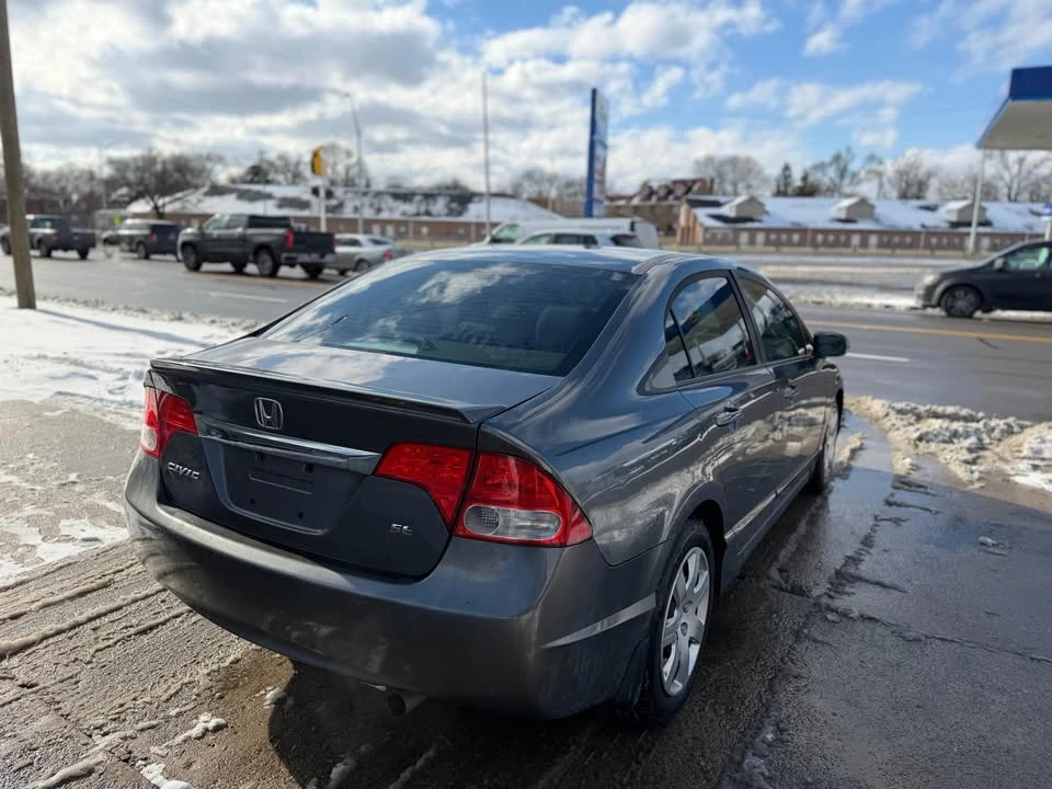 2011 Honda Civic 8th Gen - Image 6 of 6